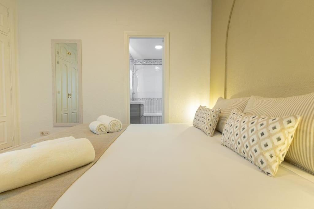 Triana Deluxe By Valcambre Apartment Seville Exterior photo